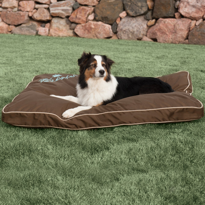 K&H Cama interior/exterior Just Relaxin' Chocolate para perro mediano y grande