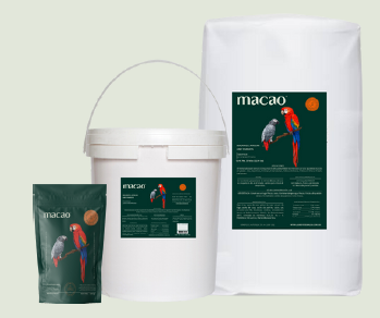 MACAWS & AFRICAN GREY PARROTS