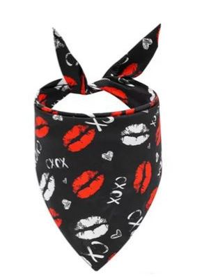 SV18 Bandana de Beso, Paw Pets